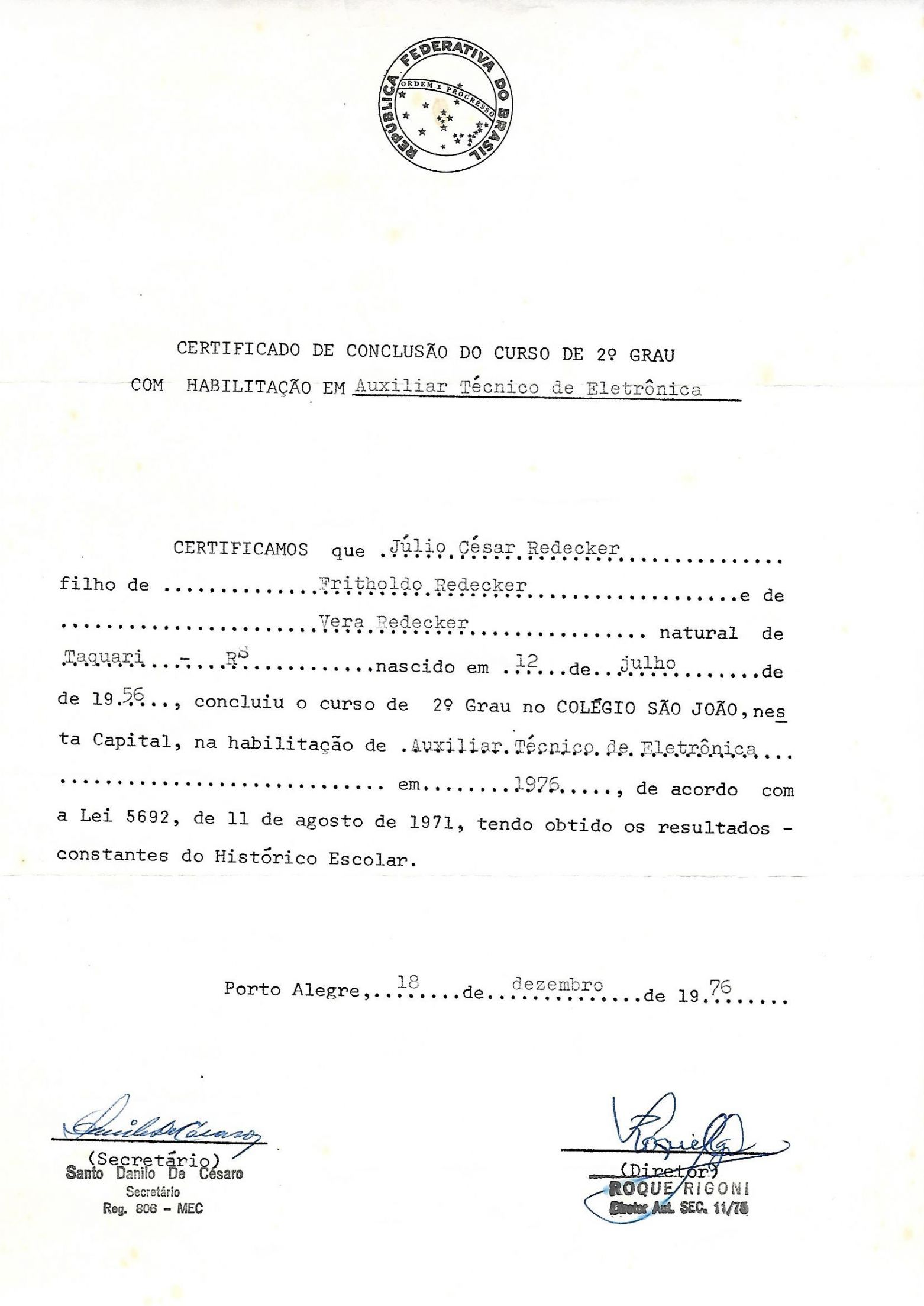 5bb528c15e03f-certificado-de-conclusao-do-segundo-grau-1976.jpg