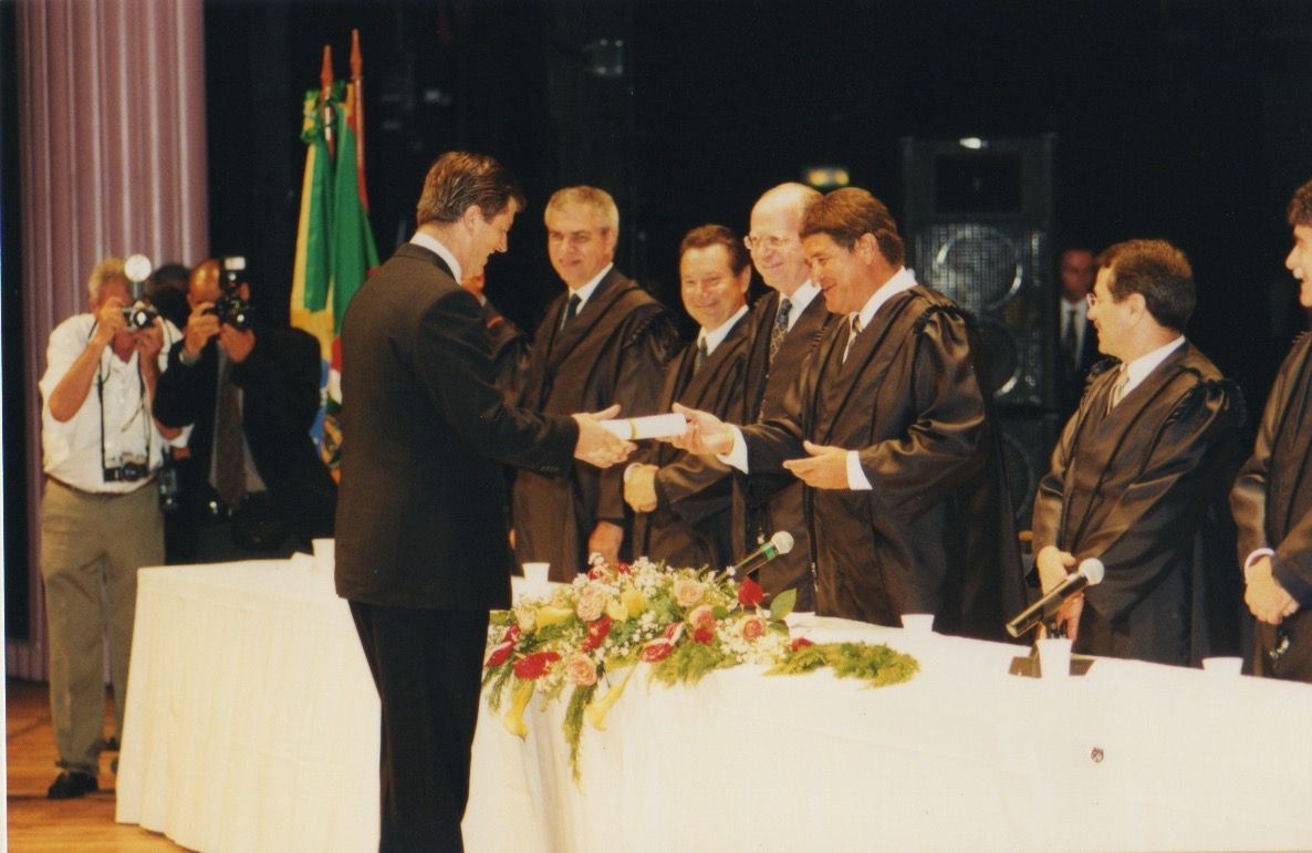 5db89fa65b210-diplomacao-em-2002-11-.jpeg